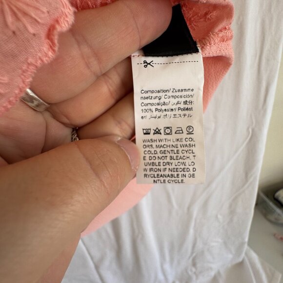 Sleeveless Peach Eyelet Lace Blouse with Scalloped Hem Top Size 0XL - Picture 3 of 5